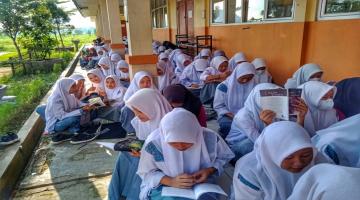 Kegiatan Literasi SMANTAS